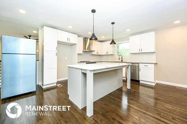 Photo - 4932 Aquatic Rd