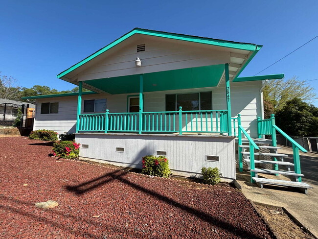 Spacious 3-bedroom home with loads of park... - Spacious 3-bedroom home with loads of park...