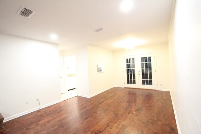 Photo - 617 N Magnolia Dr