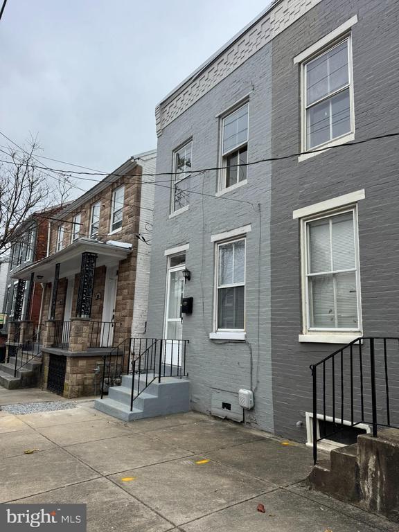 Photo - 122 W All Saints St