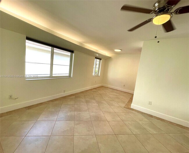 Photo - 125 Edgewater Dr Unit 11