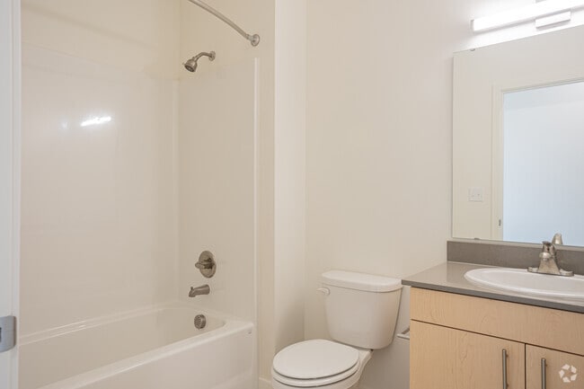 2BR, 2BA - 848SF - The Duo