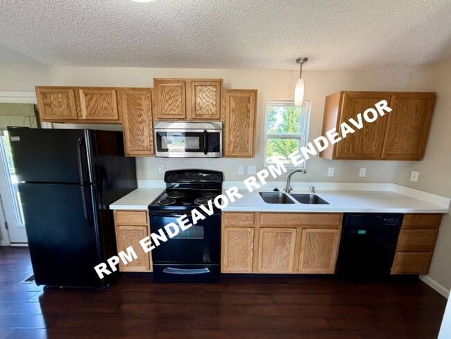 Photo - 37 Chesterfield Ct