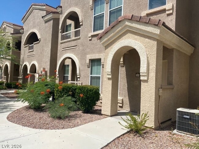 Building Photo - 10550 W Alexander Rd Unit 2210