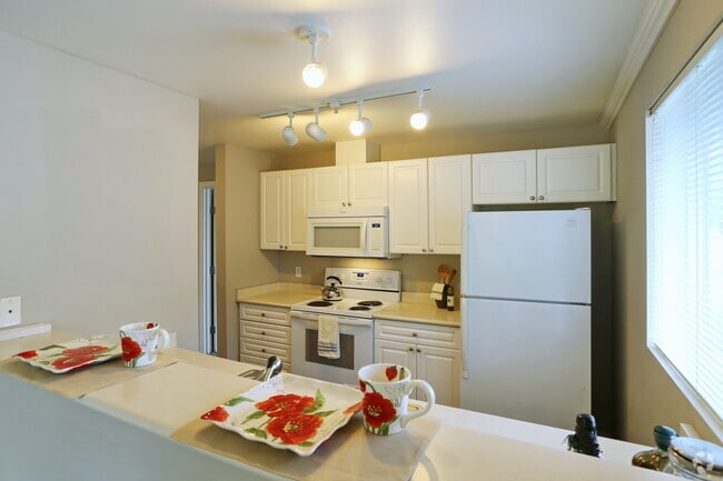 2BR, 2BA - 925 SF - Langara
