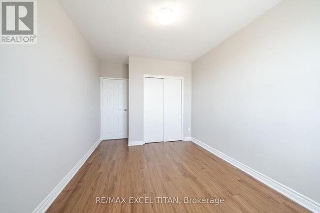 Photo - 468 Ottawa St N Unit 334D