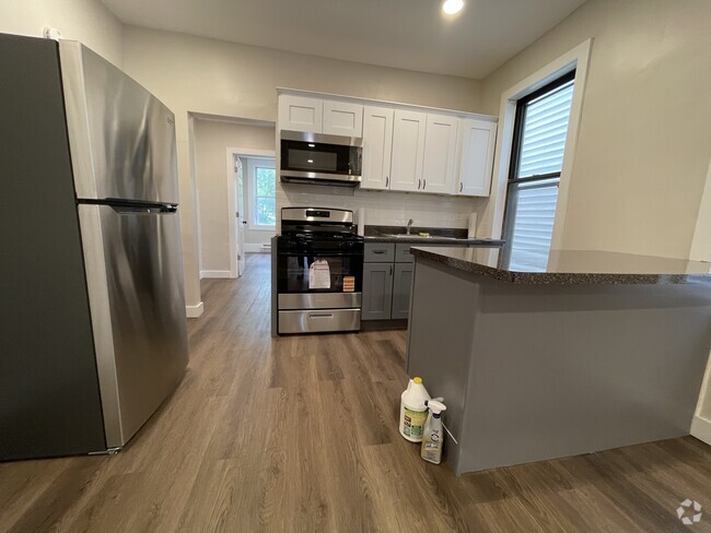 Building Photo - 115 Neptune Ave Unit 1R Rental