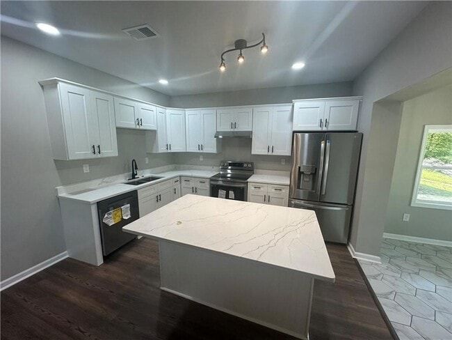 Photo - 557 Chappell Rd NW