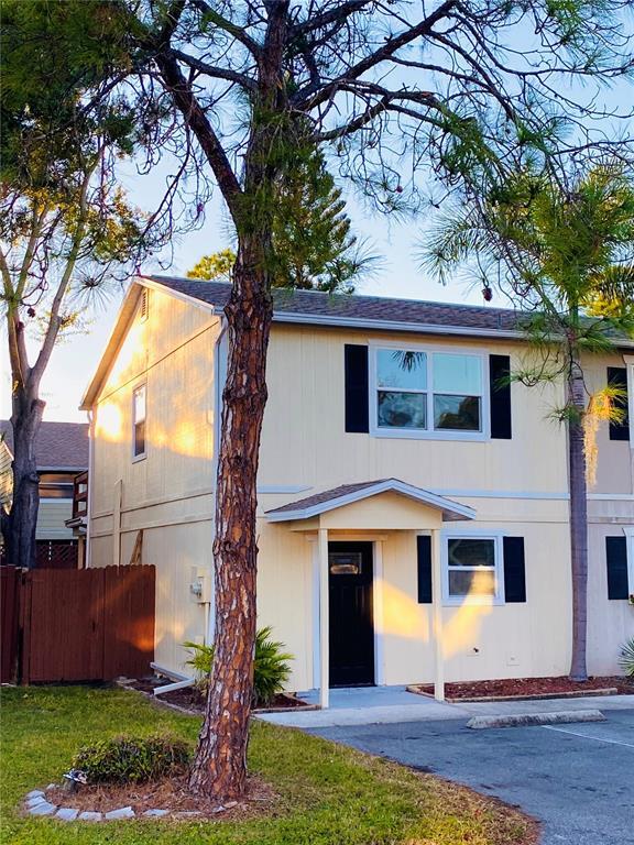 Photo - 148 Douglas Rd W