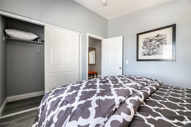 Building Photo - 3833 Via Lucia Dr Rental