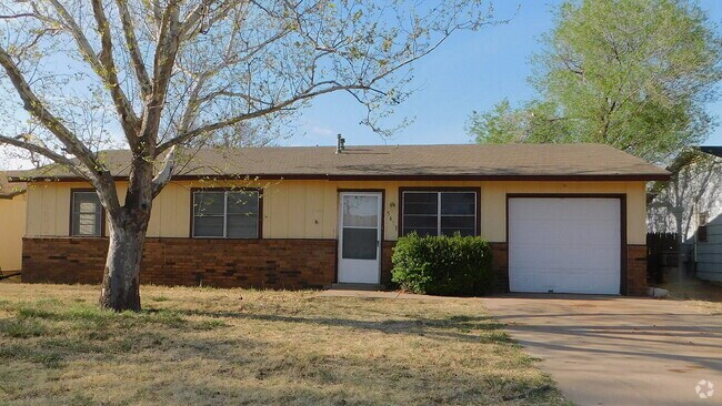 Building Photo - Charming 3-Bedroom Home with Spacious Layo...