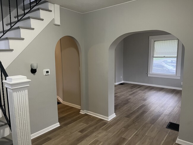 Photo - 102 N Greenmount Ave