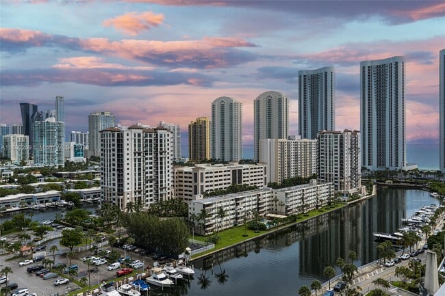 Building Photo - 500 Bayview Dr Unit 1727