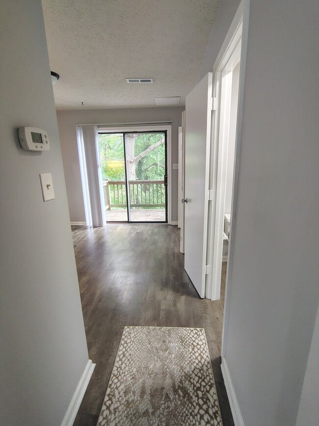 Photo - 16 Duiguid Dr