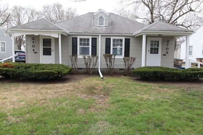 Building Photo - February FREE On This One Bedroom Duplex in North Kansas City