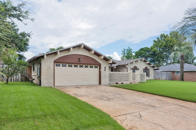 Photo - 967 Grand Canal St