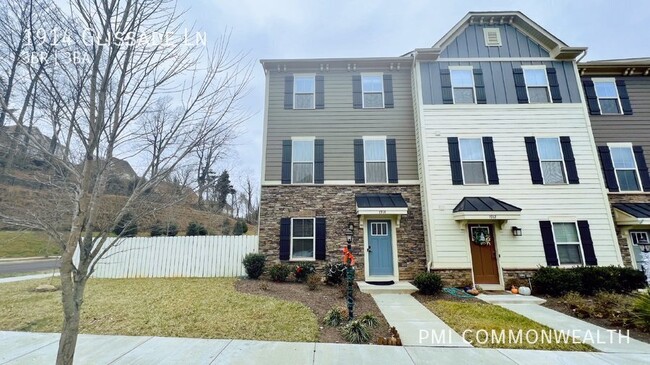 3 Bed / 2.5 Bath Townhouse (Available 5/10... - 3 Bed / 2.5 Bath Townhouse (Available 5/10...