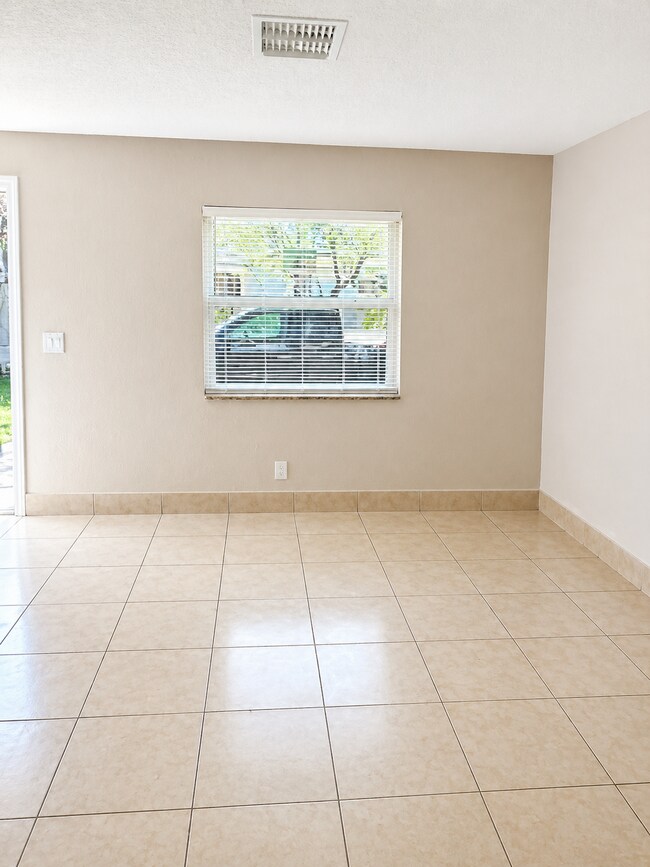 Photo - 1420 Barton Rd Unit 4