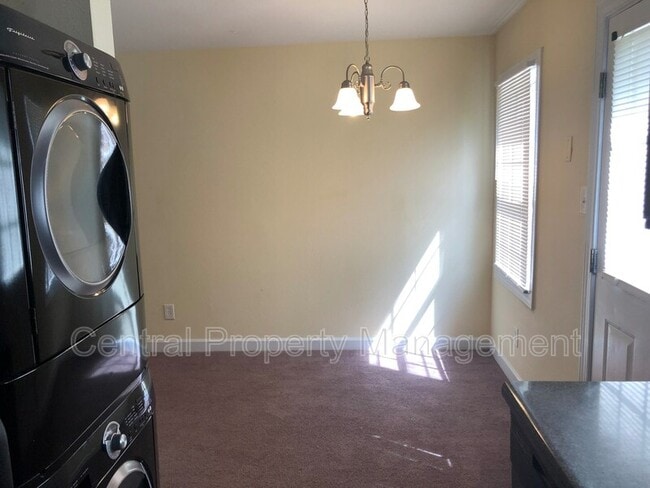 Photo - 112 Silver Brook Dr