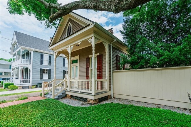 Photo - 209 S Cedar St