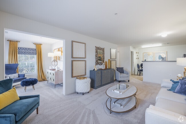 2BR, 2BA - 1,035SF - Open Floor Plan