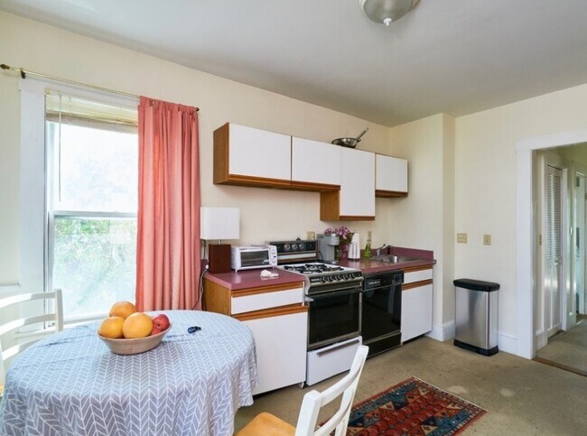 Photo - 208 Banks St Unit 1