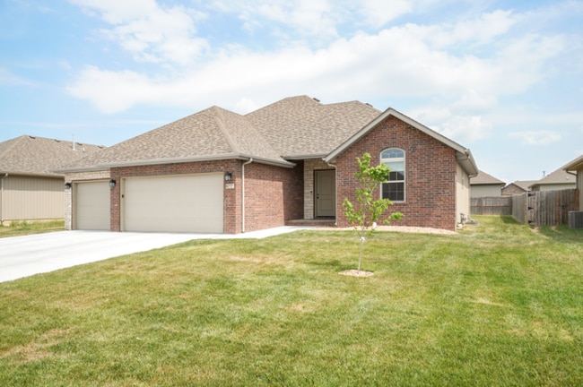 Photo - 877 E Scott Wayne Dr