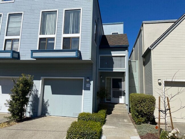 Photo - 15 Invincible Ct