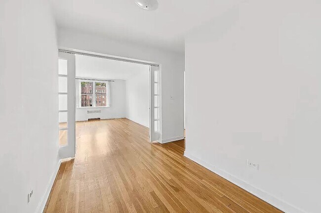 Photo - 153 Bennett Ave Unidad Bennett Avenue