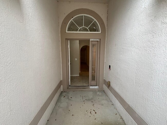 Photo - 1736 La Maderia Dr