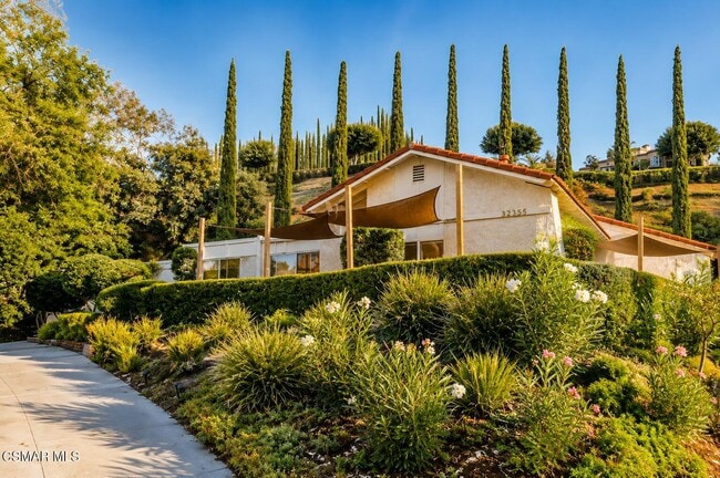 Building Photo - 32355 Saddle Mountain Dr