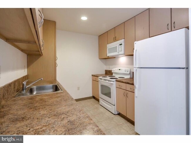 Photo - 815 Arch St Unit 310