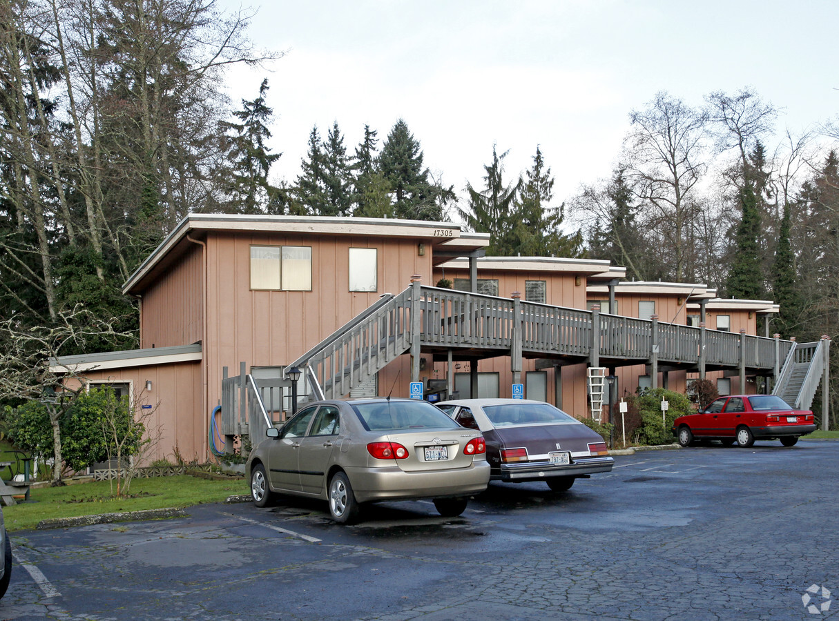 Photo - Charter House Apartments