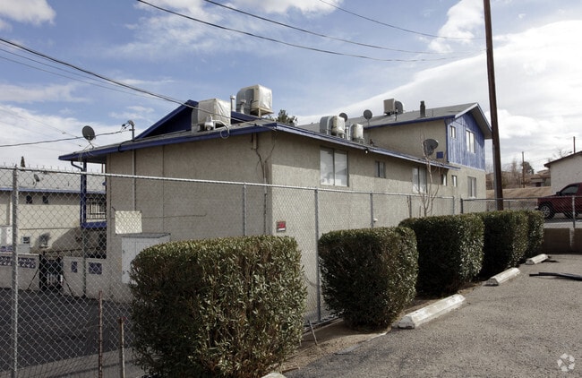 Photo - Fredricks Apartments