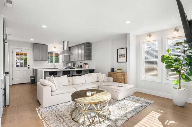 Building Photo - 514 SE 42nd Ave