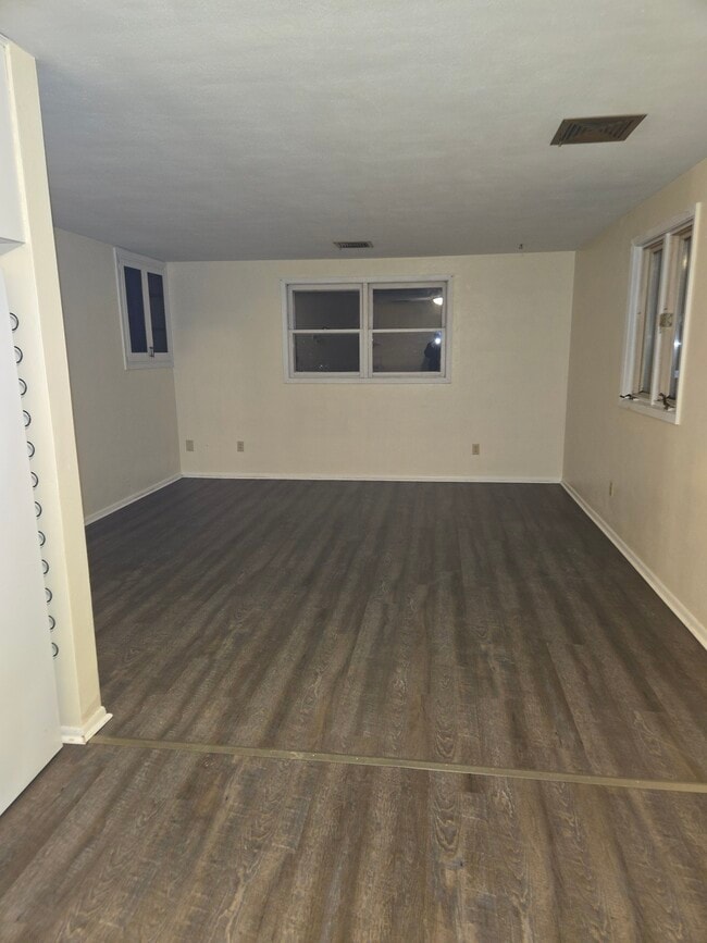 Photo - 513 N Oak Ave Unit 2 Bedroom Duplex Upper