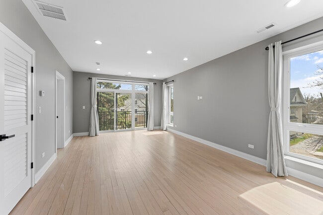 Photo - 7428 N Rogers Ave Unit 2E