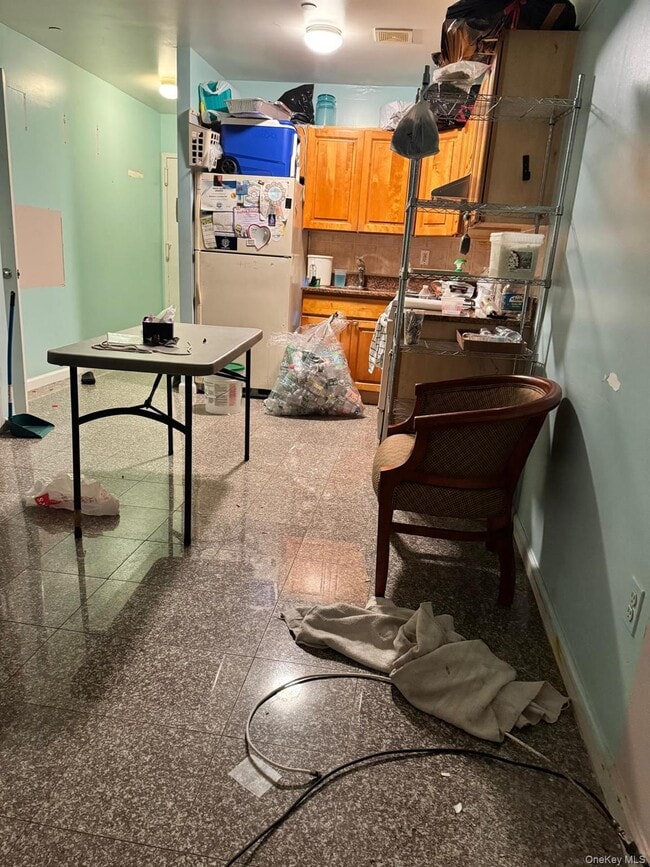 Photo - 35-27 109th St