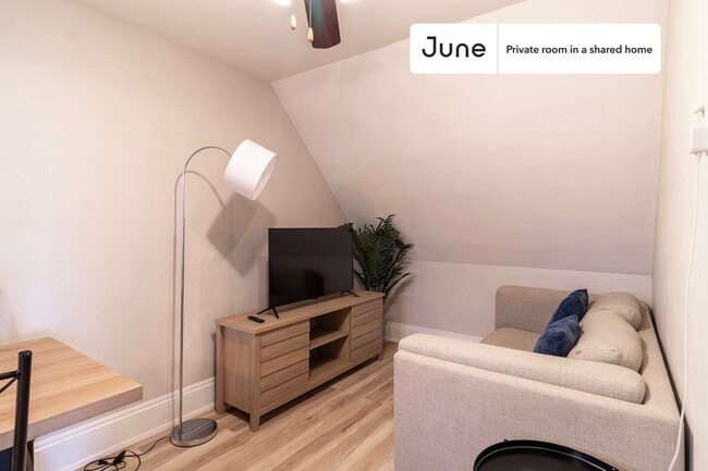 Photo - Room in Shared 3 bed/1 bath home Unidad A