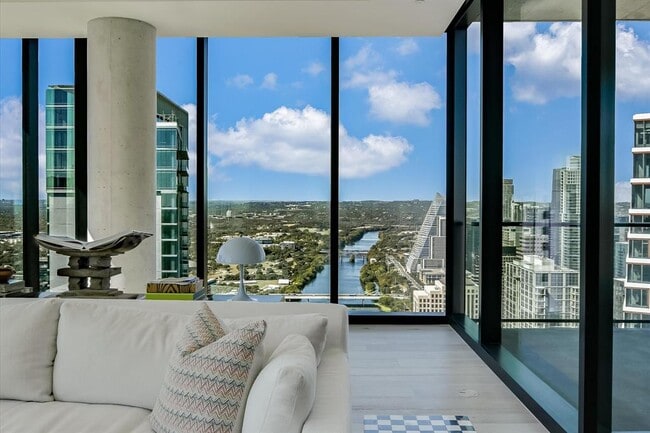 Building Photo - 610 Davis St Unit 4603