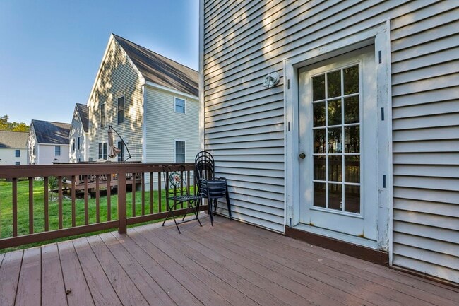 Photo - 98 Barbara Ln