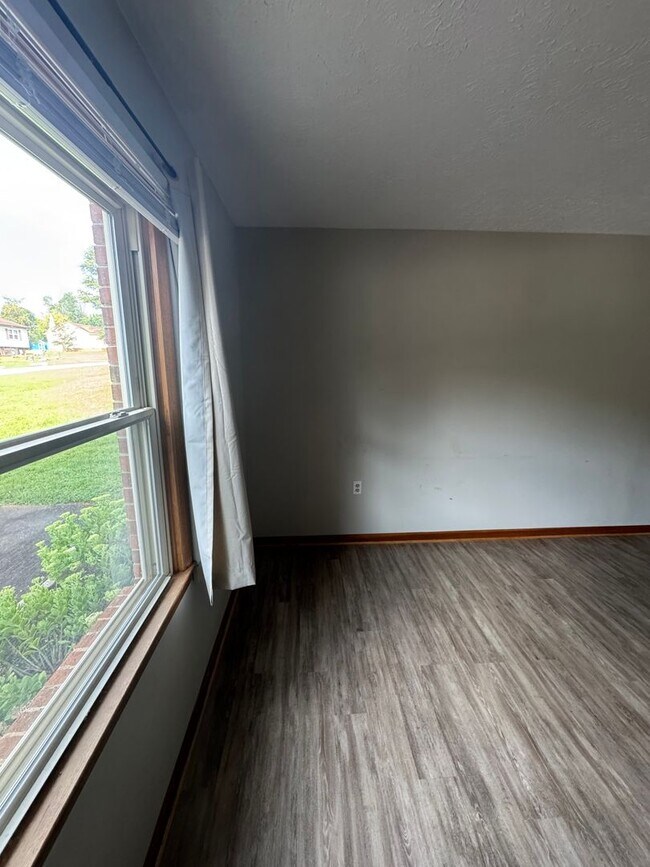4774 Mayfield Dr Unit 4774 Mayfield Dr #1