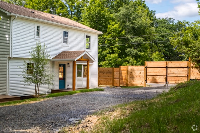Building Photo - 5917 US-44 Rental
