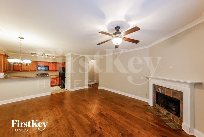 Photo - 256 Kingston Cir