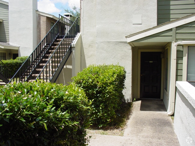 Building Photo - 9611 Walnut St Rental