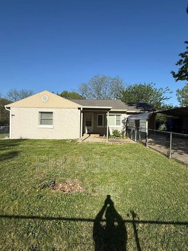 Building Photo - 2347 SE Pennsylvania Ave