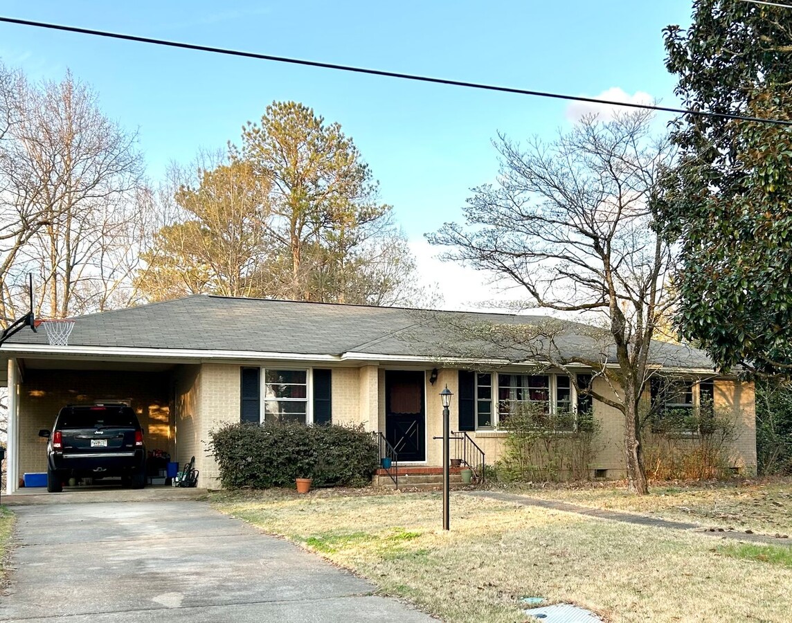 Opelika Home for Rent in August! - Opelika Home for Rent in August!