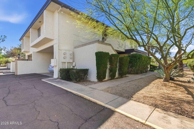 Building Photo - 780 E Eugie Ave