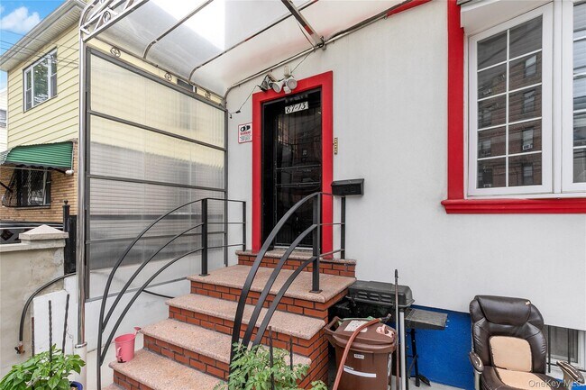 Photo - 87-13 135th St Unidad 3