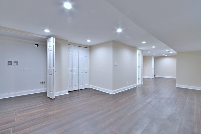 Photo - 7103 W Devon Ave